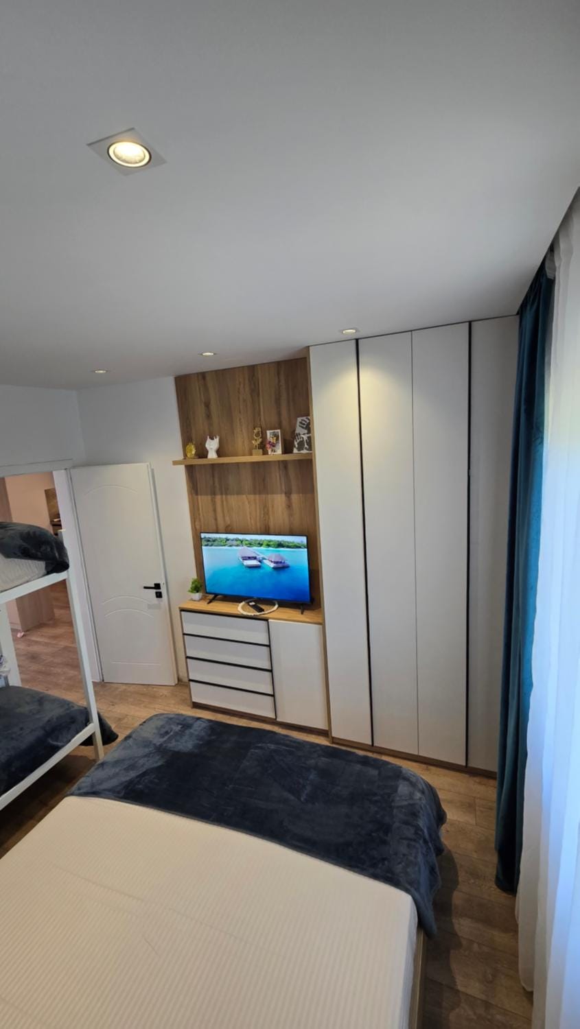 Bedroom, Family