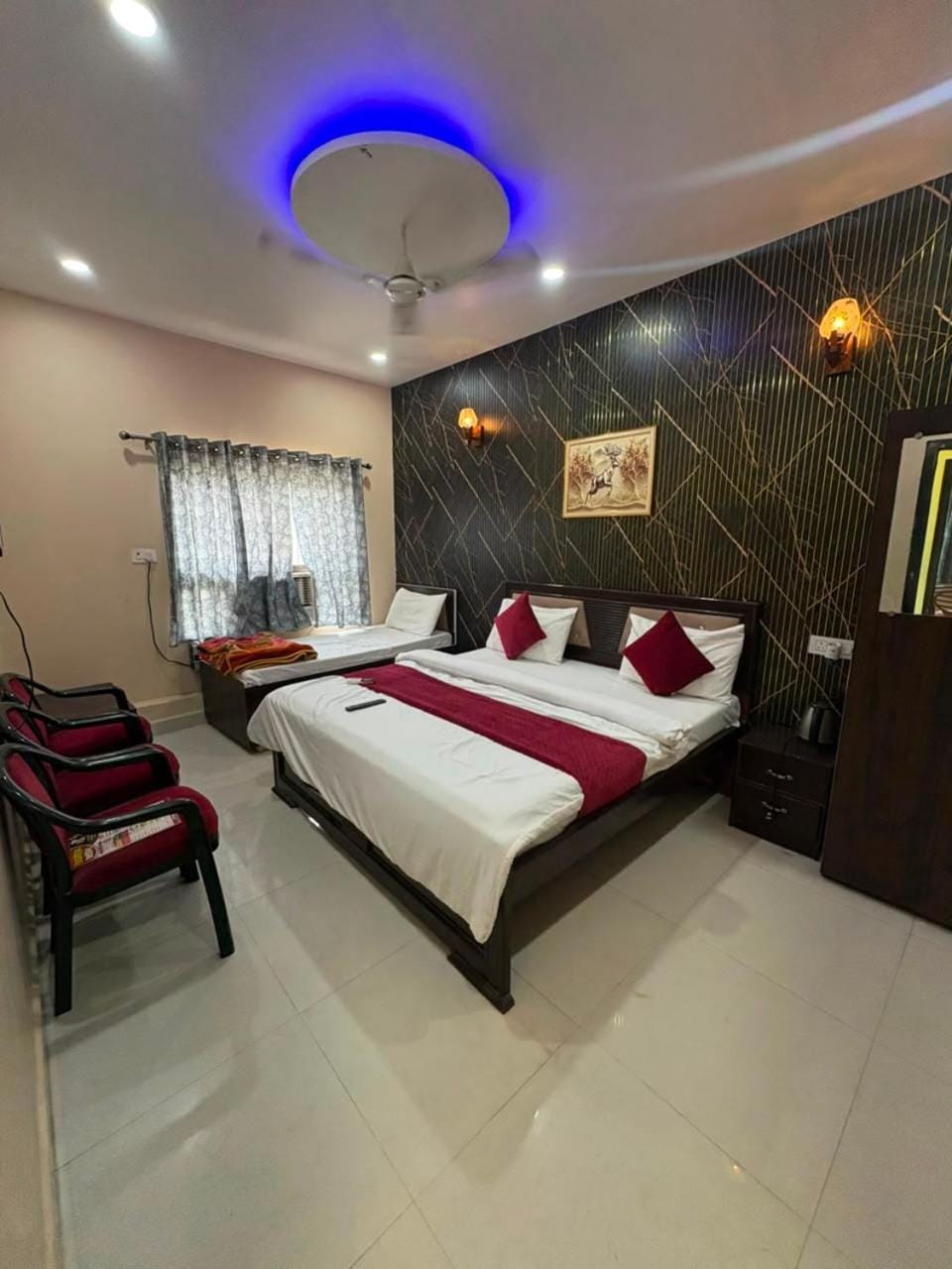 Saryu Homestay Near Ram Janam Bhumi Vacation rental in Uttar Pradesh