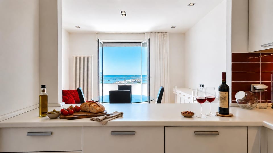 Dining area, Sea view, kitchen