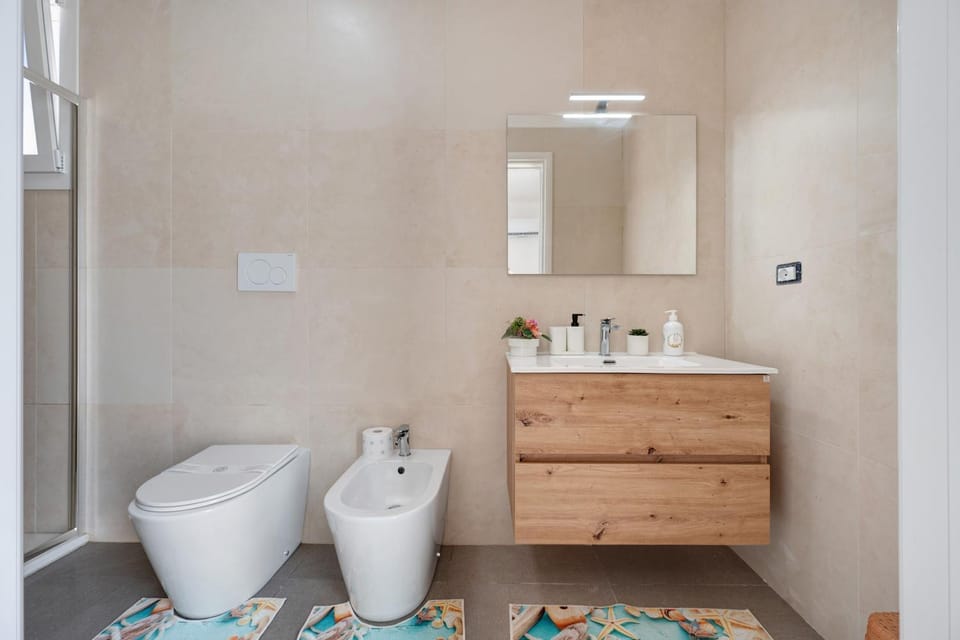 Bathroom, Living room