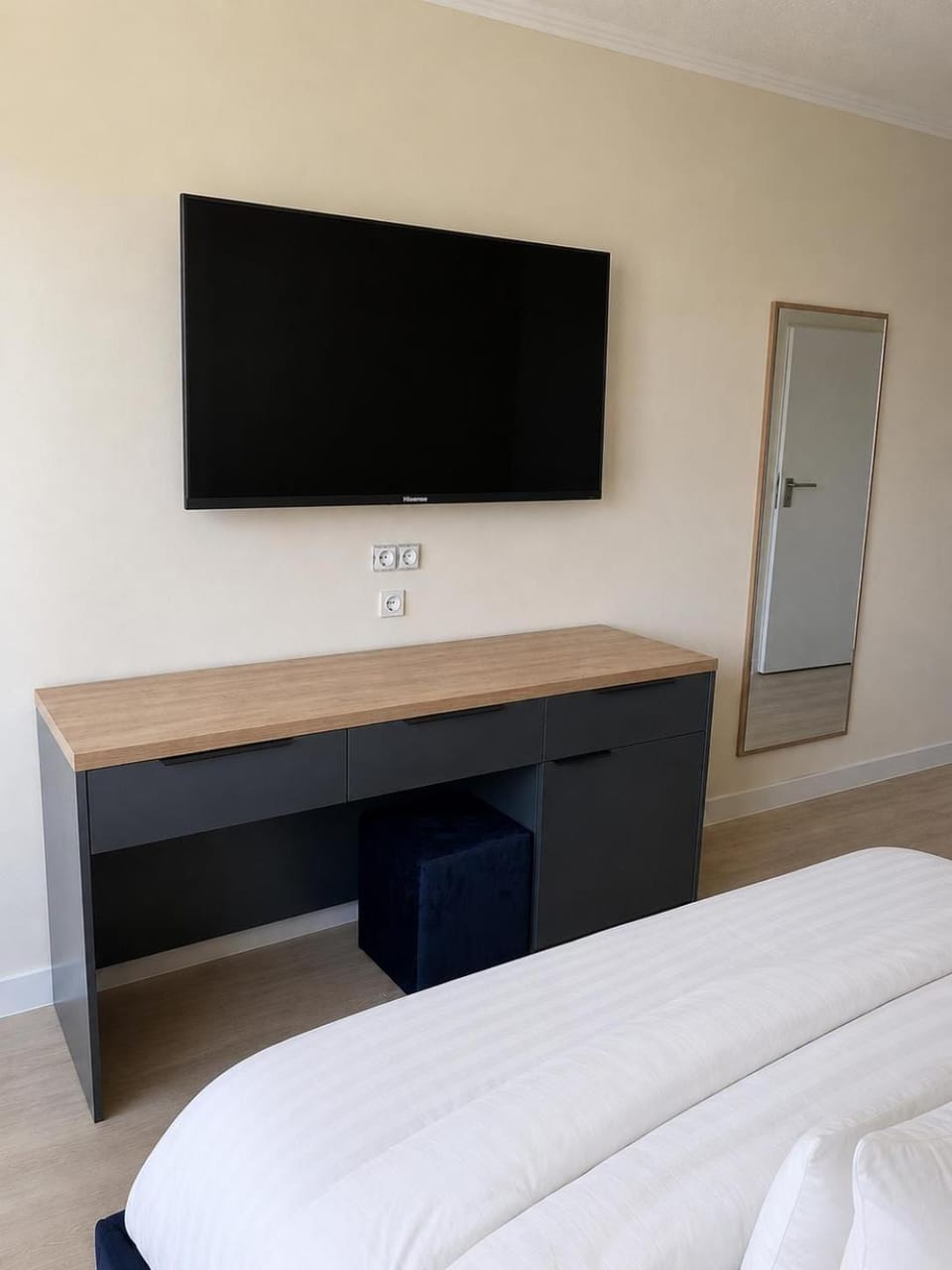 Photo of the whole room