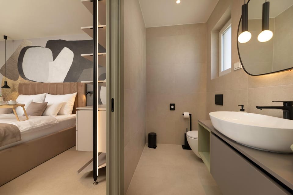 Bed, Bathroom, towels