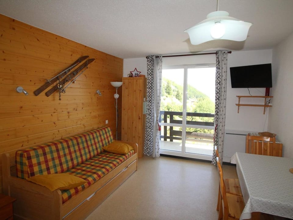 Appartement studio cabine bien rénové à 100m des pistes avec parking - Auris en Oisans - FR-1-297-61 Cabin in Auris