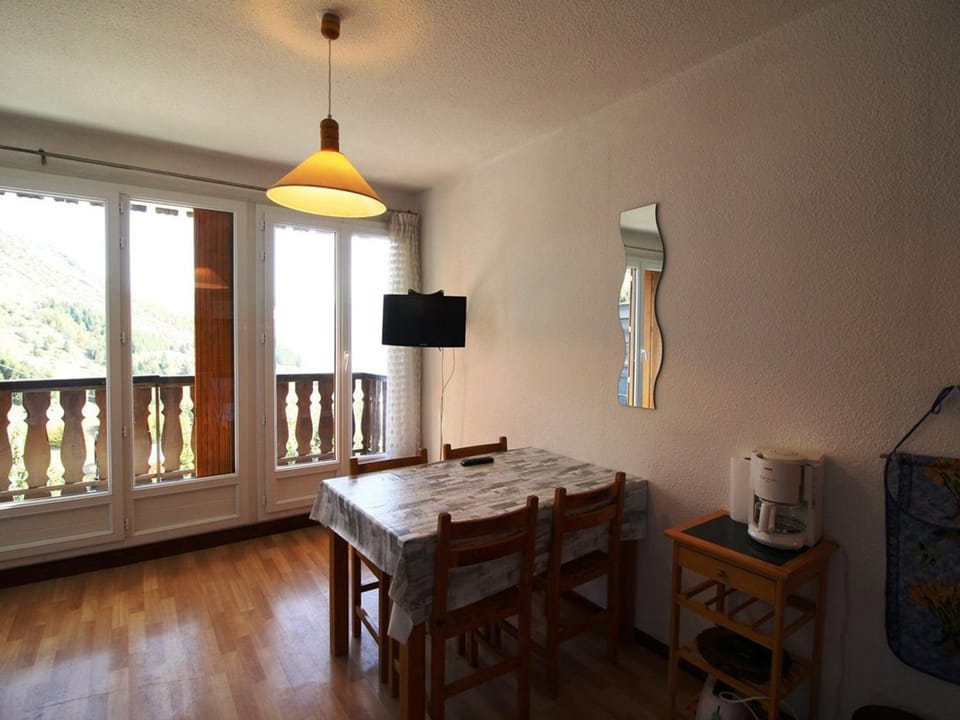 Studio cabine 4 pers au pied des pistes avec parking – Auris en Oisans - FR-1-297-62 Cabin in Auris