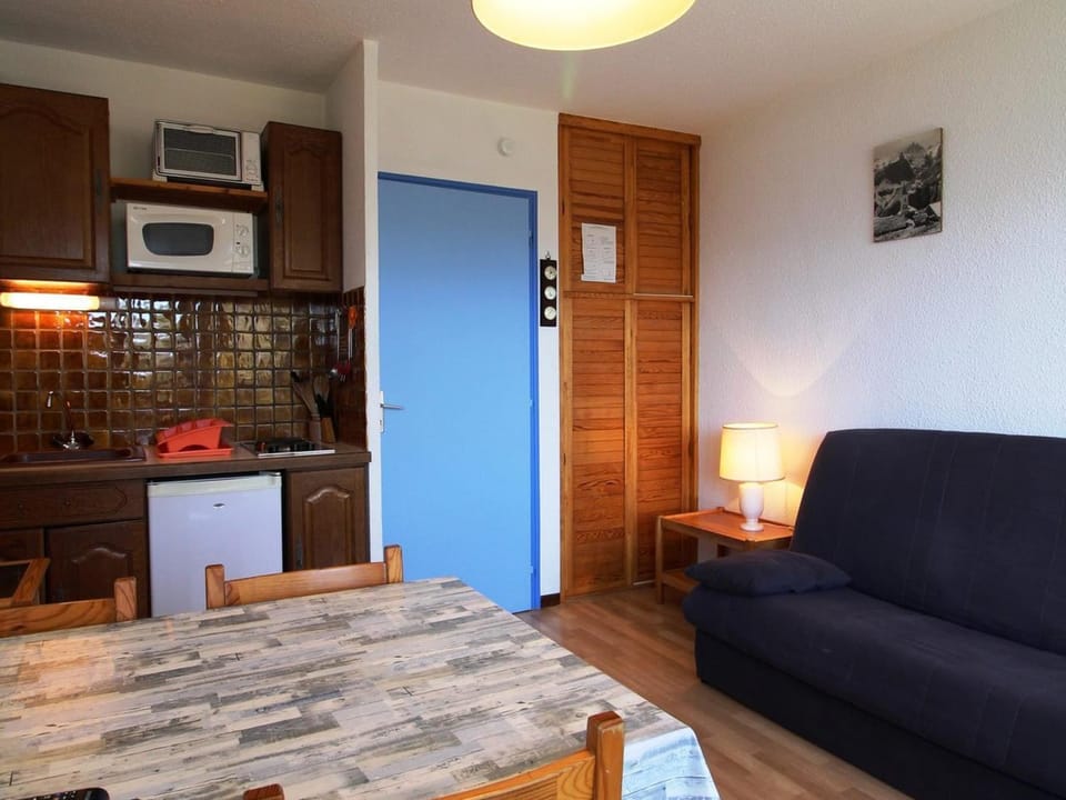 Studio cabine 4 pers au pied des pistes avec parking – Auris en Oisans - FR-1-297-62 Cabin in Auris