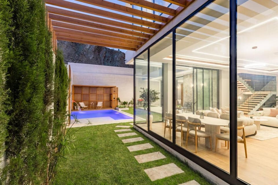 Luxury 4BR Villa Near City Center Pool & Gym House in Tangier