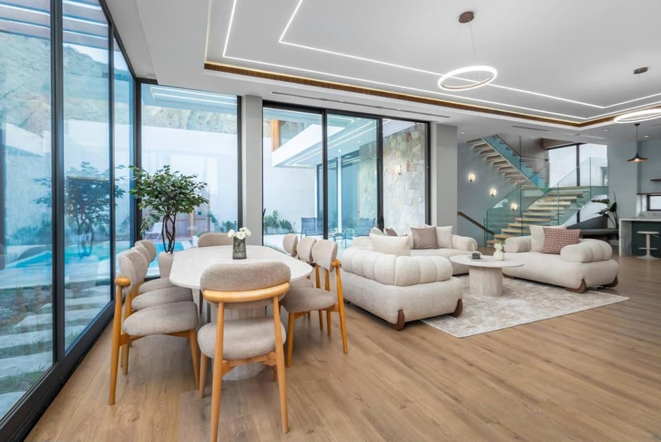 Luxury 4BR Villa Near City Center Pool & Gym House in Tangier
