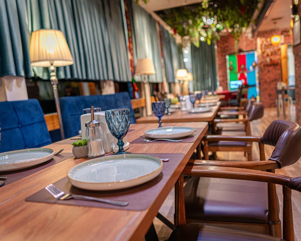 Restaurant/places to eat, Food and drinks, Food