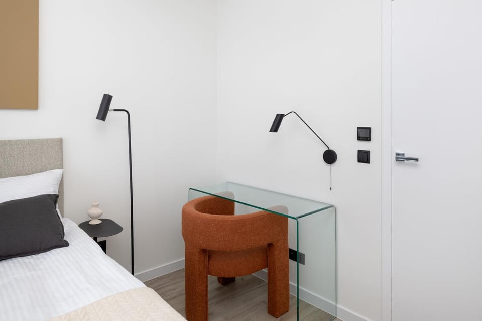 2-Bedroom Apartment with Gym in Towarowa Towers near Metro Rondo Daszyńskiego Apartment in Warsaw