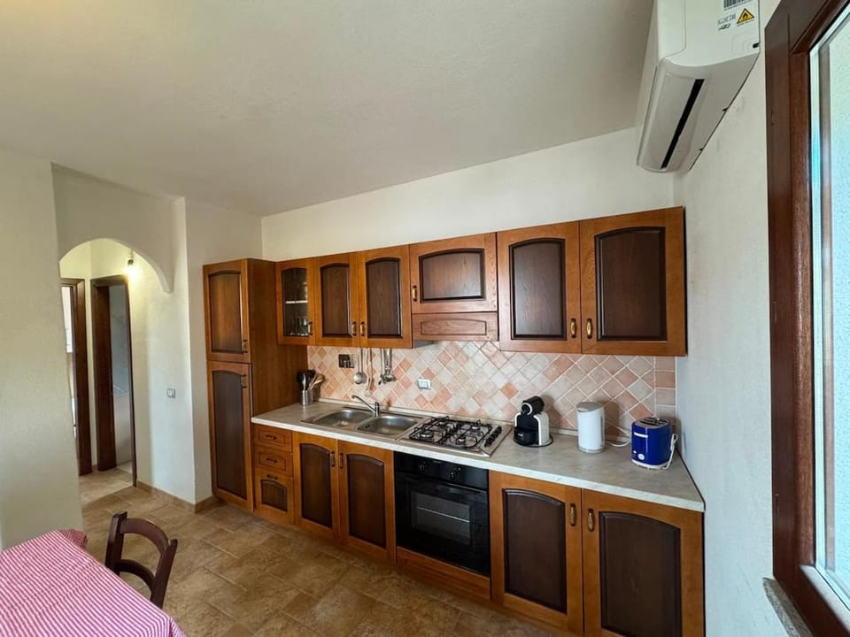 Kitchen or kitchenette, kitchen