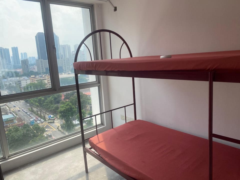 Bedroom, bunk bed