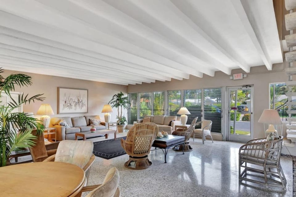 One Bedroom Condo with Waterfront Balcony and Coastal Breezes Apartment in Riviera Beach