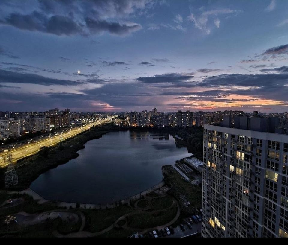 Панорамний Краєвид на Озеро Позняки Жк Лебединий Apartment in Kiev City - Kyiv