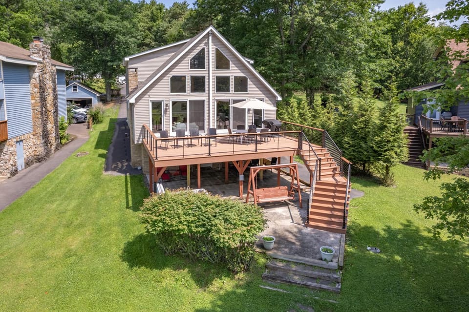Eagle Cove by Railey Vacations House in Deep Creek Lake