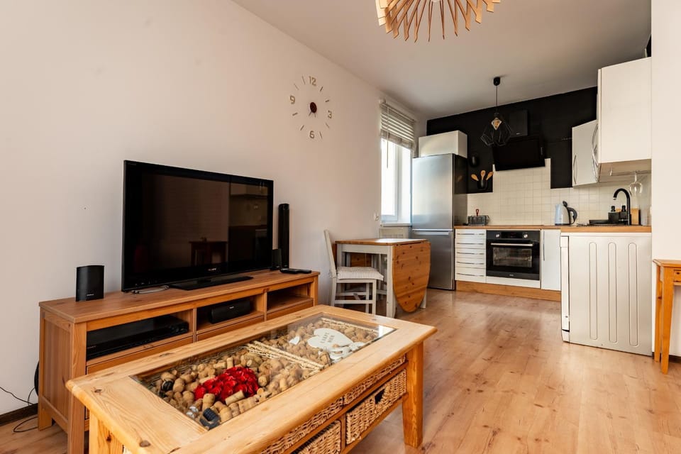 TV and multimedia, Kitchen or kitchenette, Dining area, dishwasher, oven, stove