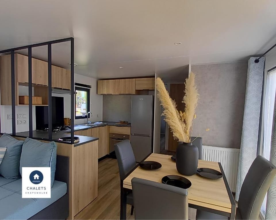 Premium 6-8 persoons chalet bij Zuidlaardermeer op 5 sterren locatie Campground/ 
RV Resort in Drenthe (province)
