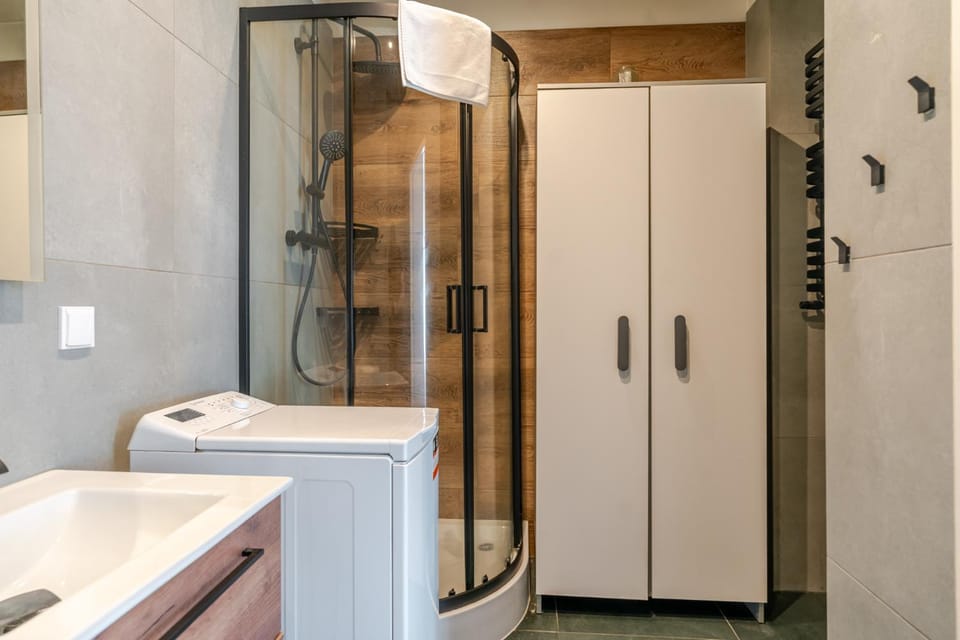 Shower, Bathroom, washing machine