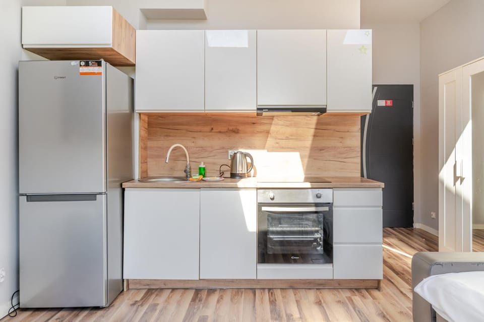 Kitchen or kitchenette, oven, stove