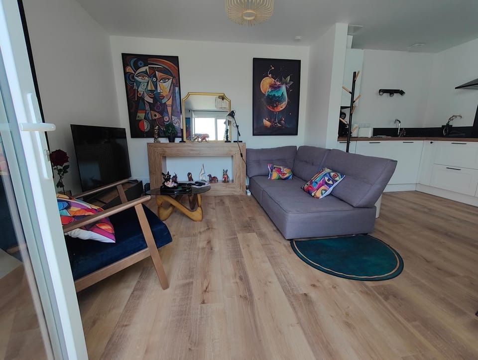 Communal lounge/ TV room