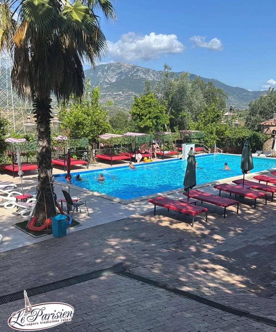 Le Parisien Hotel in Campania