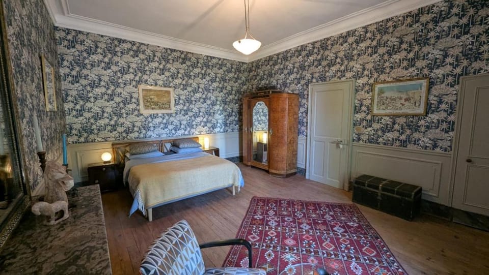 Chambres d'hôtes au Château Le Perray Bed and Breakfast in Pays de la Loire