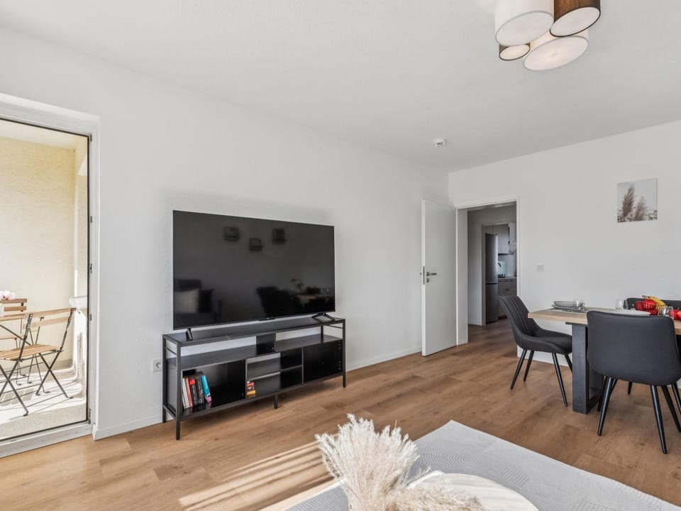 TV and multimedia, Balcony/Terrace, Living room, Photo of the whole room, Seating area, Dining area