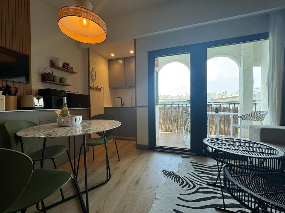 Perla Occidental Banús Private suites Apartment in Marbella