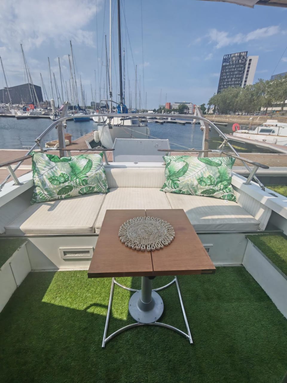 Nuit insolite dans un bateau Docked boat in Le Havre