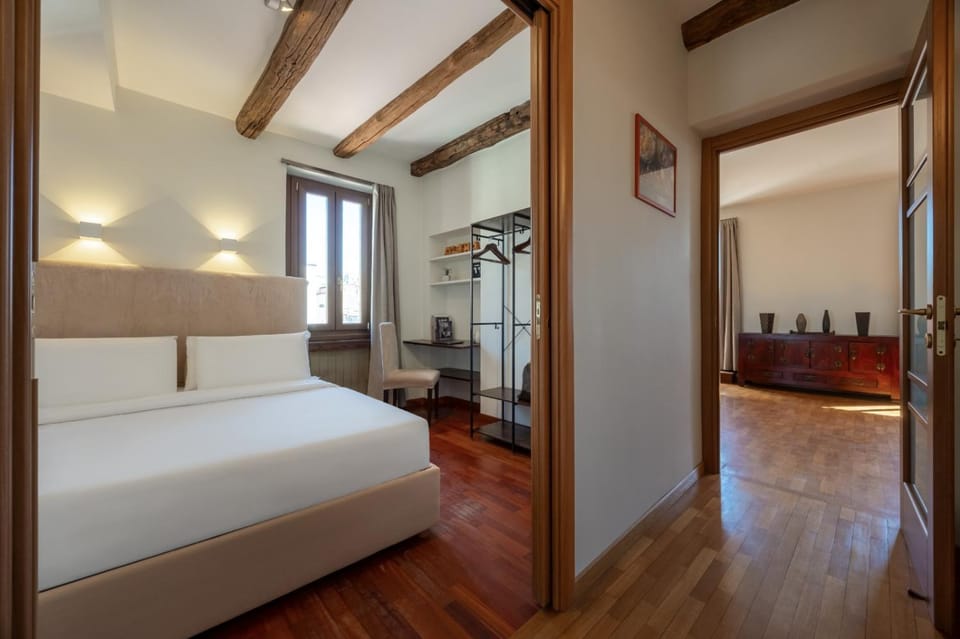 4 Fontane Charming Terrace Apartment in Rome