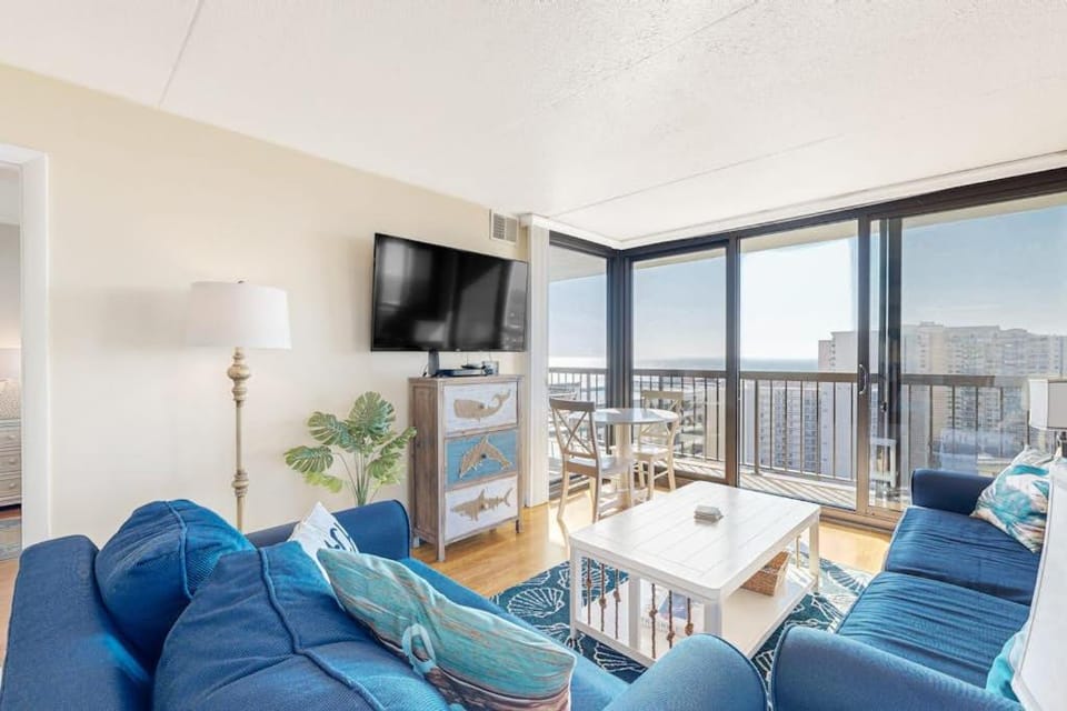 Coastal-themed beach condo with balcony views pools tennis & central AC House in Ocean City