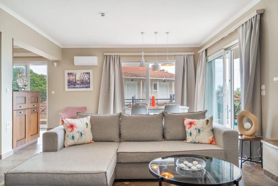 Paradise Sea View Apartments Apartment in Ligia
