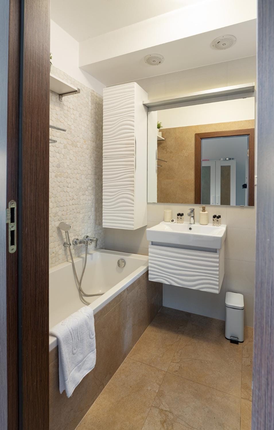 Bathroom, Bath, hair dryier