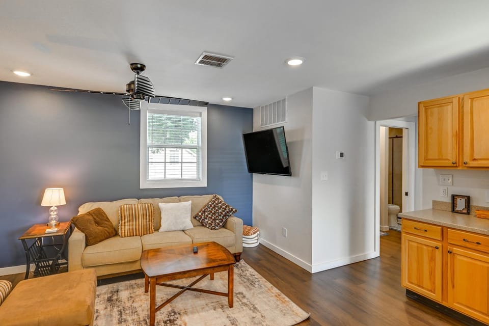 Walk to Dtwn South Bend! Charming Guest House House in South Bend