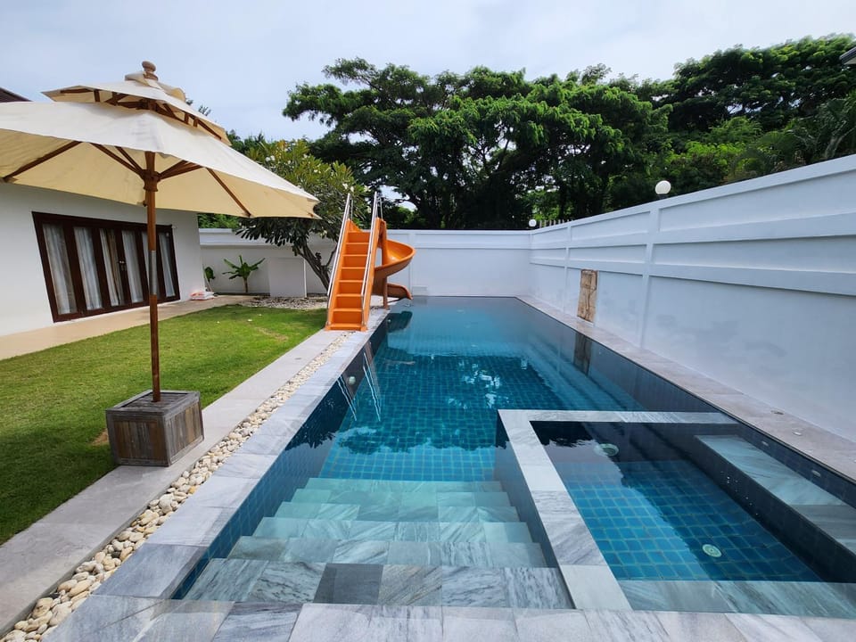 Property building, Swimming pool