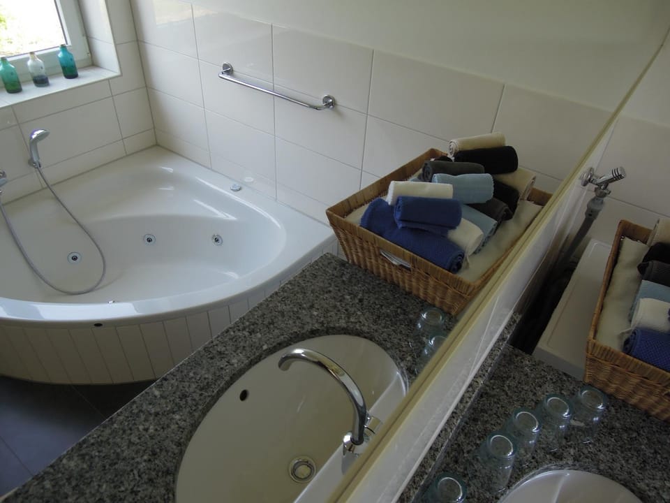 Bathroom, Living room