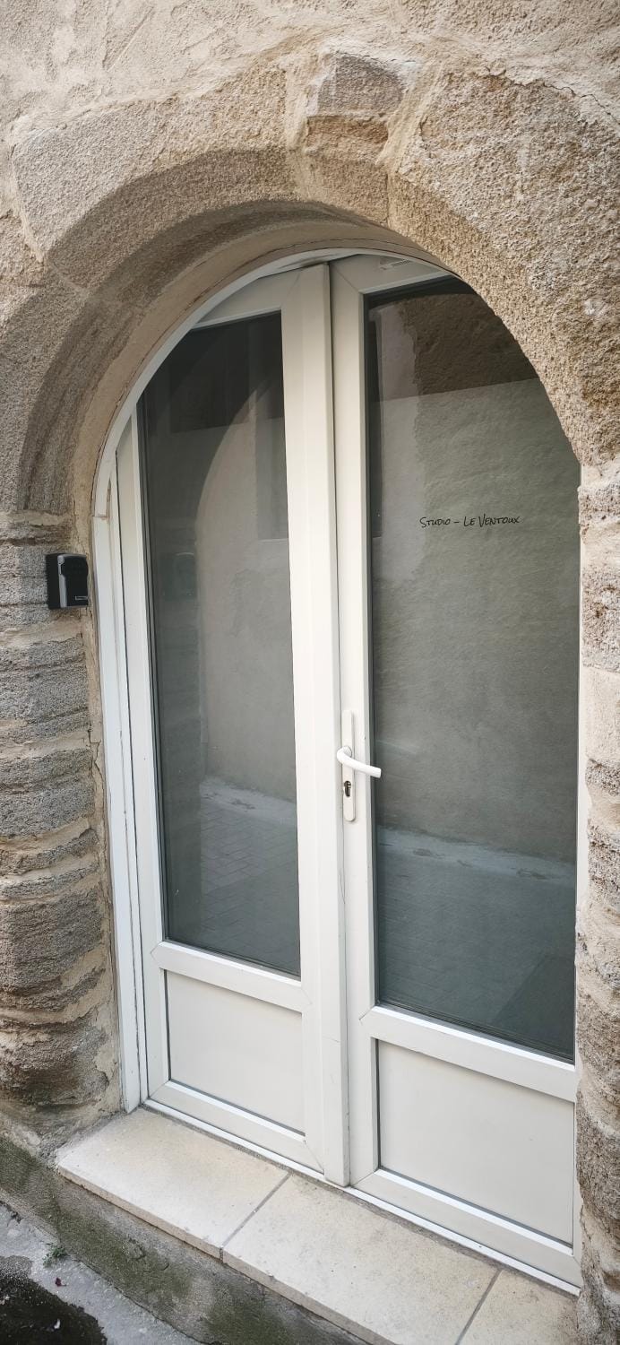 Le Ventoux - Studio Climatisé - Provence Apartment in Carpentras
