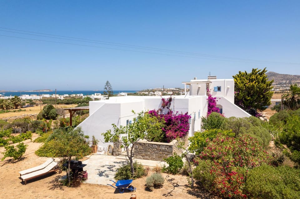 Property building, Day, Natural landscape, Garden, Garden view, Sea view