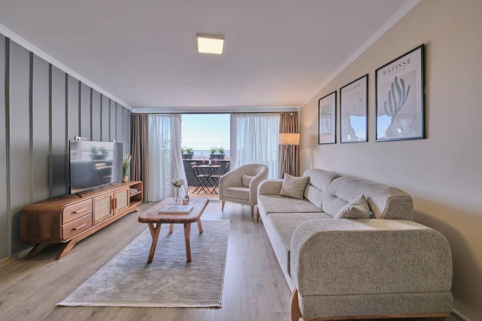 Communal lounge/ TV room, TV and multimedia, Living room