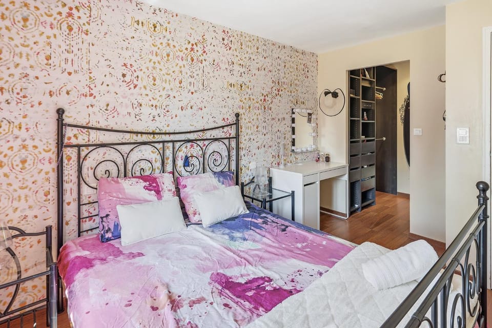 Bed, Photo of the whole room, Bedroom, wardrobe