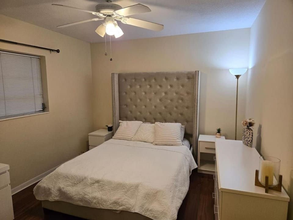 Oasis Fully Loaded 1 Bed Apartment 5 mins to Downtown Apartment in Fort Lauderdale