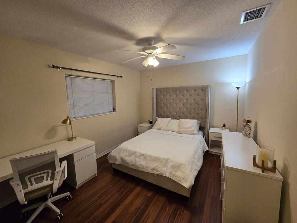 Oasis Fully Loaded 1 Bed Apartment 5 mins to Downtown Apartment in Fort Lauderdale