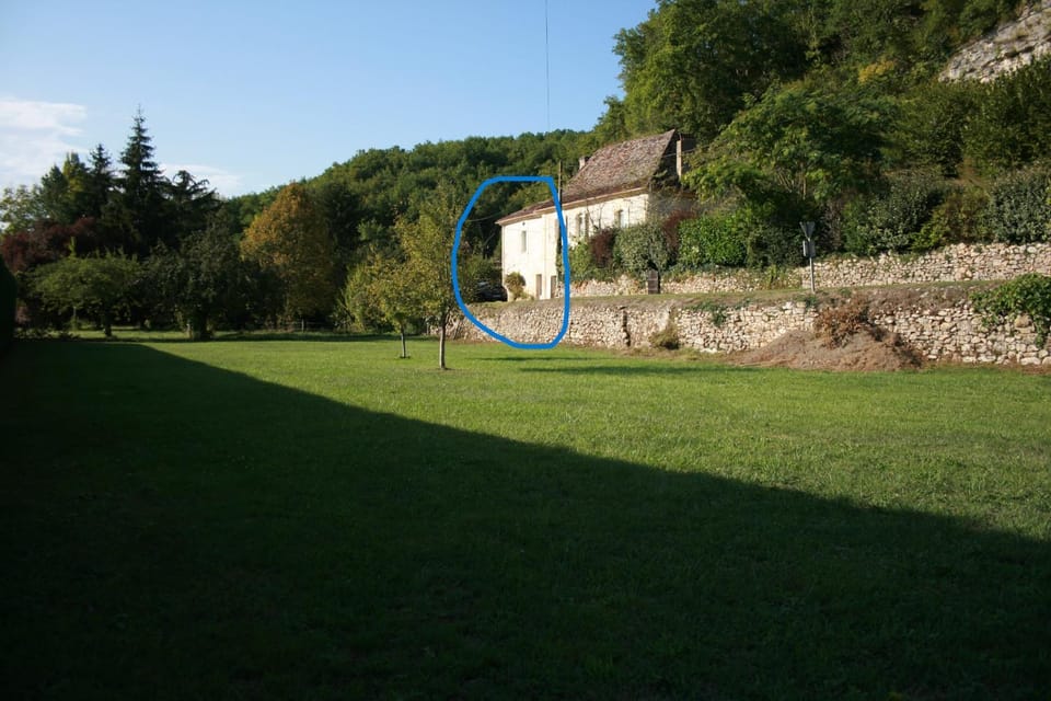 Les Rochers de Bayac House in Nouvelle-Aquitaine