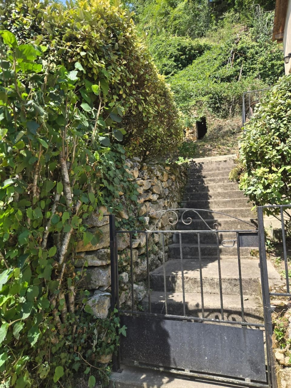 Les Rochers de Bayac House in Nouvelle-Aquitaine