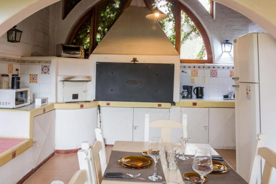 PUEBLO CHACRAS casa entera con quincho, jardín y pileta dentro de barrio semi cerrado y próximo al casco historico de Chacras de Coria en Lujan de Cuyo House in Luján de Cuyo