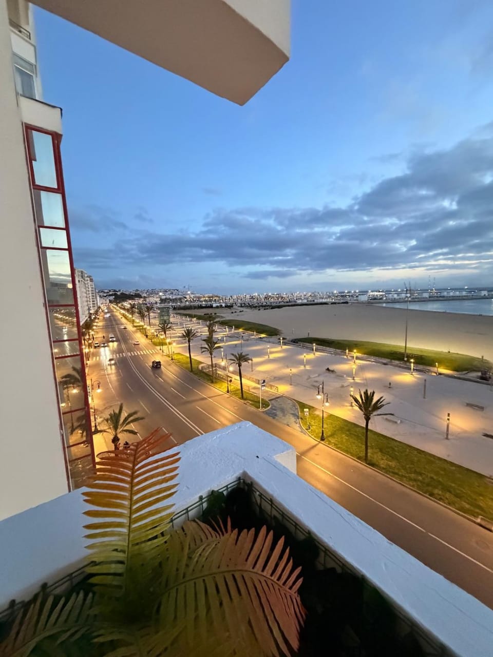 Bel appartement 2 chambres vue mer, plage à pied à tanger Apartment in Tangier