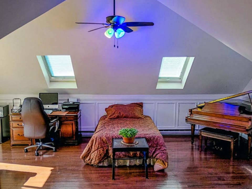 Bed, Bedroom