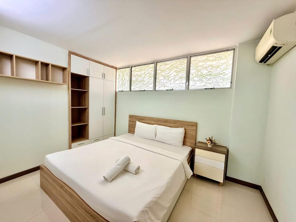 Bedroom, towels