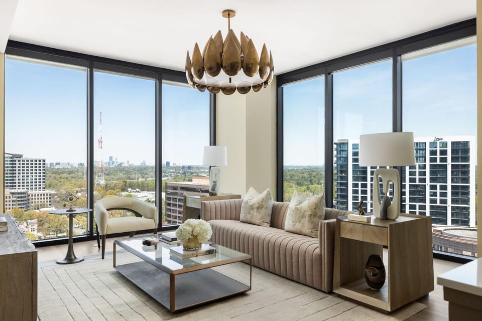 22nd Floor Corner - City Lights Apartment in Buckhead