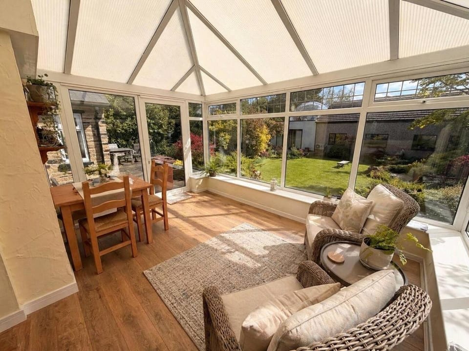 Sandywell Cottage - Families, Contractors, Airport House in Leeds