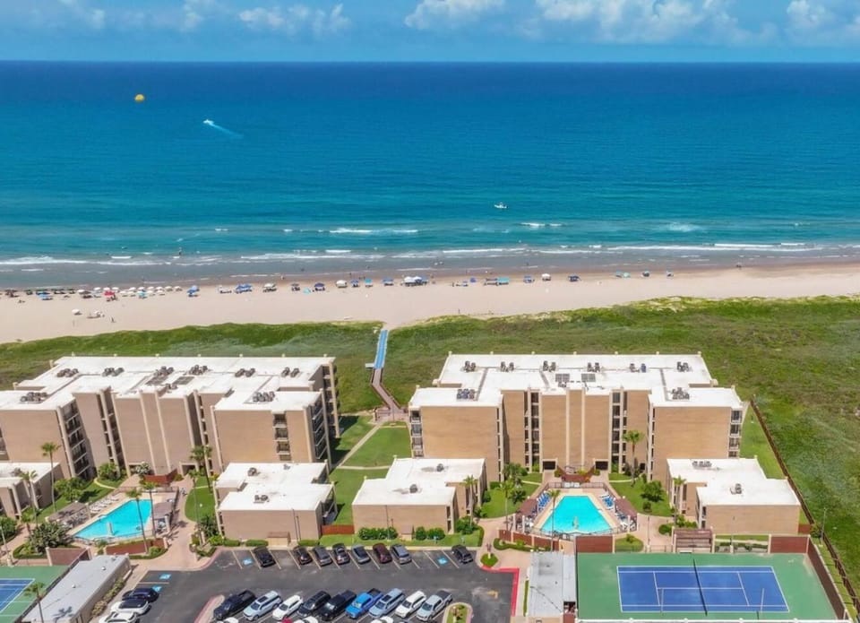 Beachfront Set Vista Resort 415 Apartment in South Padre Island